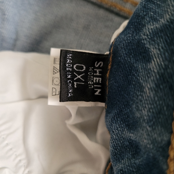 Jean shorts - Picture 2 of 5